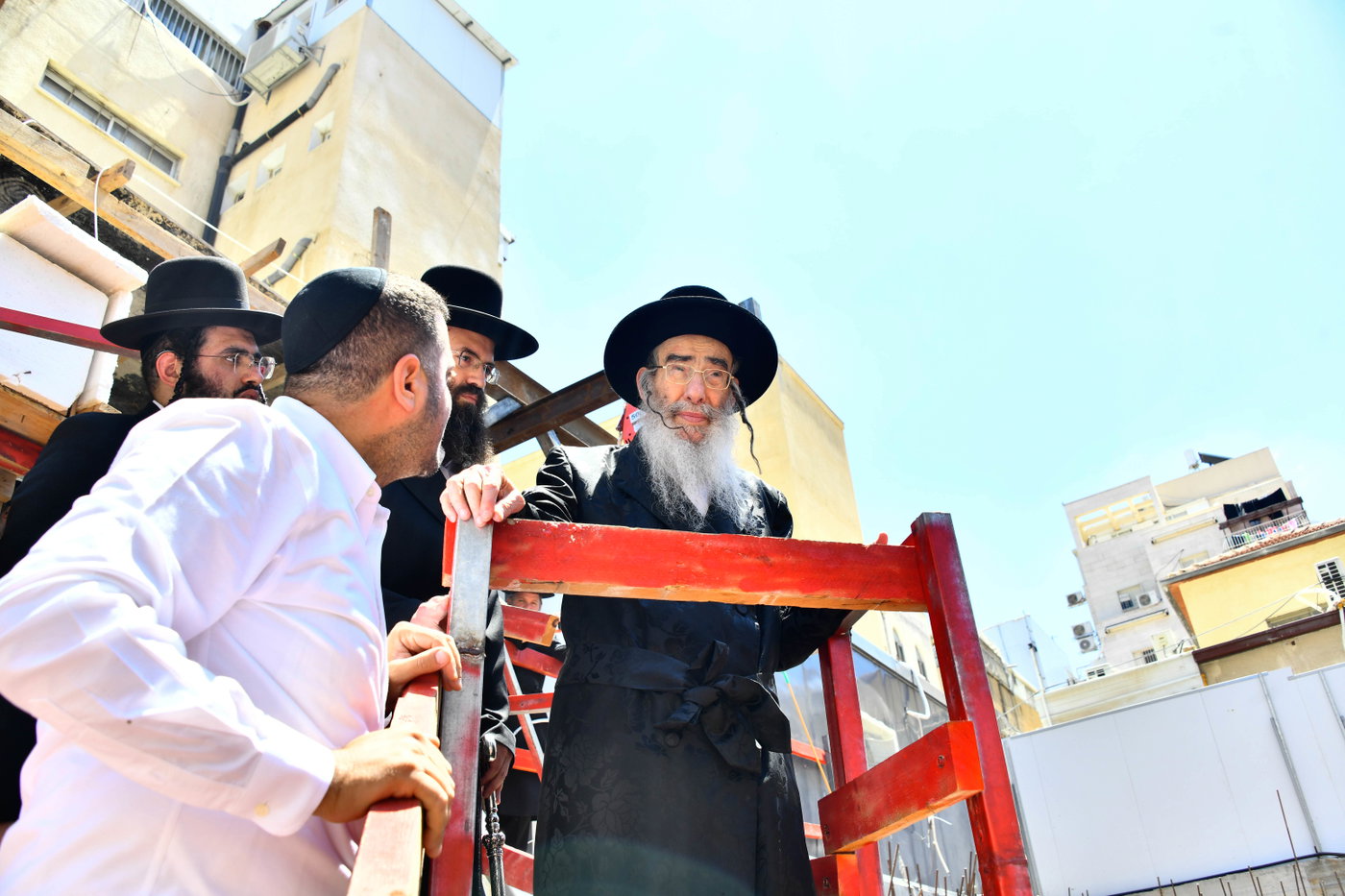 הגרמ"צ ברגמן בהנחת אבן הפינה באלכסנדר