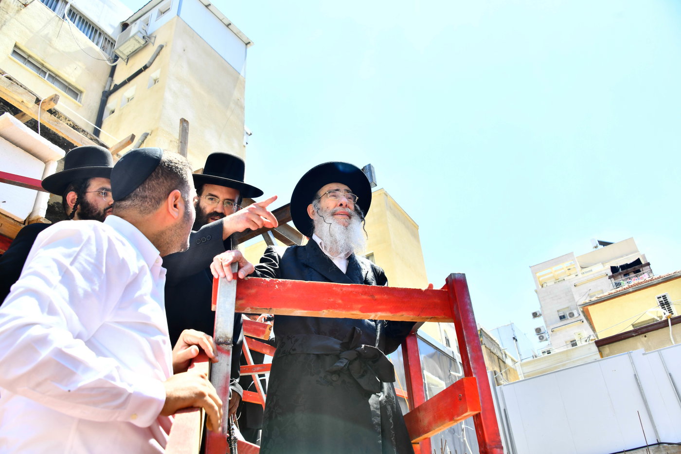 הגרמ"צ ברגמן בהנחת אבן הפינה באלכסנדר