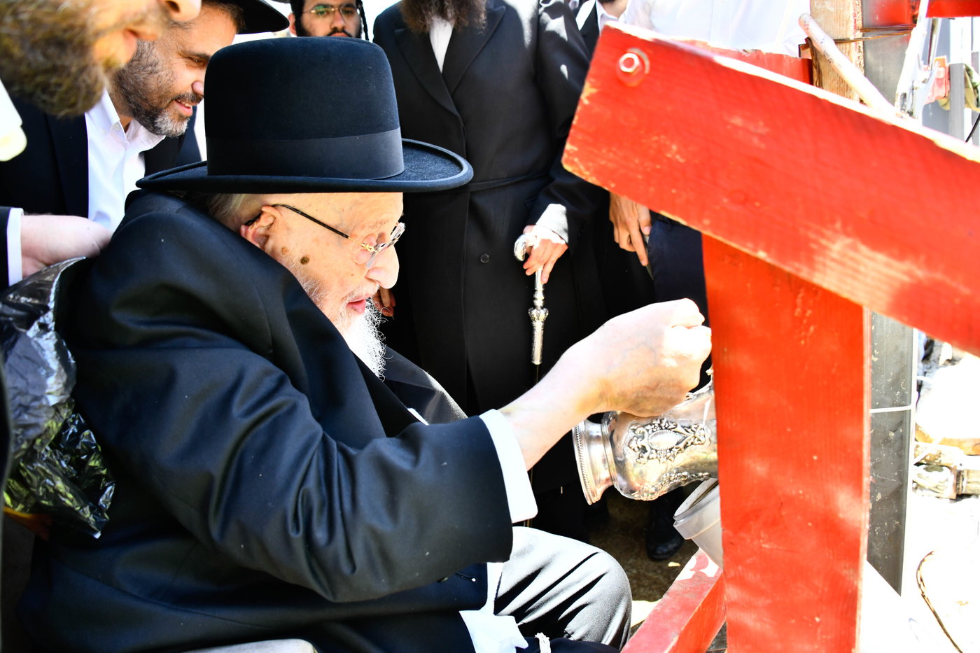 הגרמ"צ ברגמן בהנחת אבן הפינה באלכסנדר