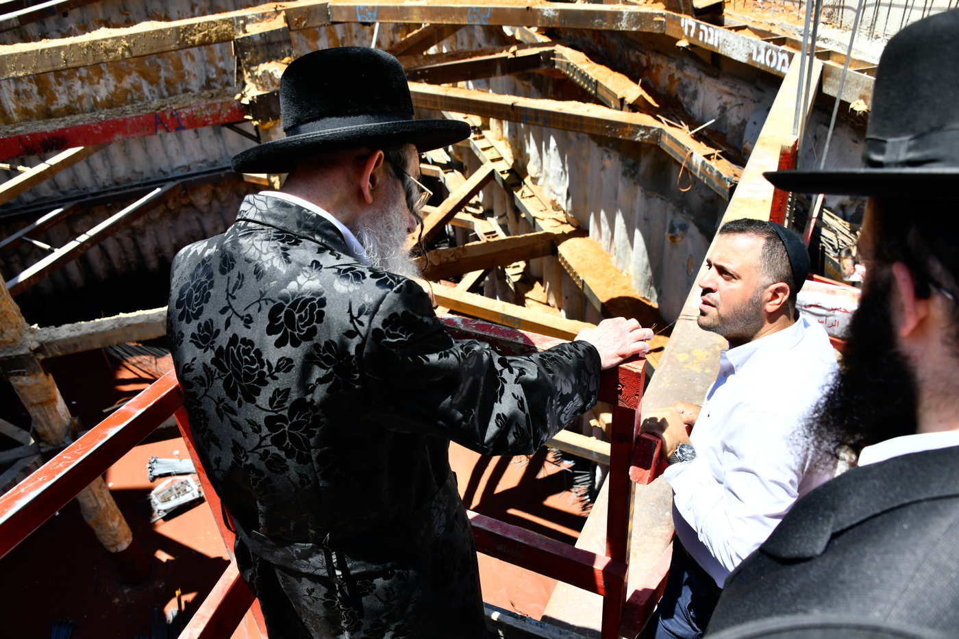 הגרמ"צ ברגמן בהנחת אבן הפינה באלכסנדר