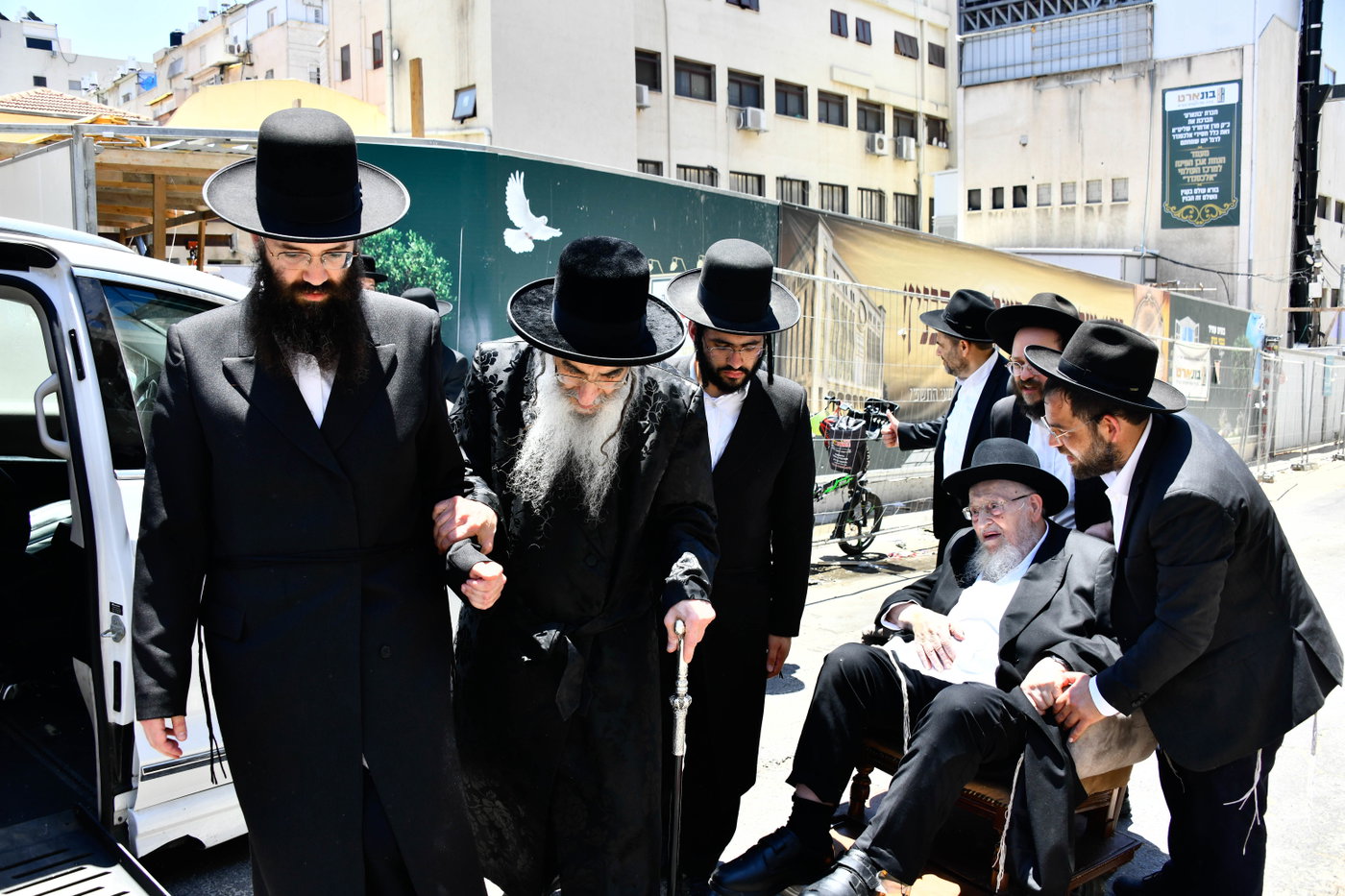 הגרמ"צ ברגמן בהנחת אבן הפינה באלכסנדר