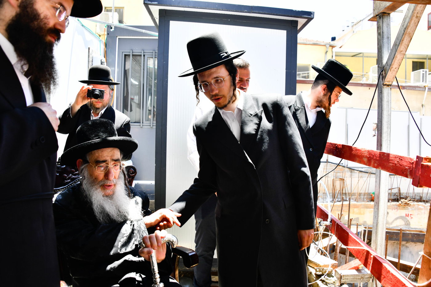 הגרמ"צ ברגמן בהנחת אבן הפינה באלכסנדר