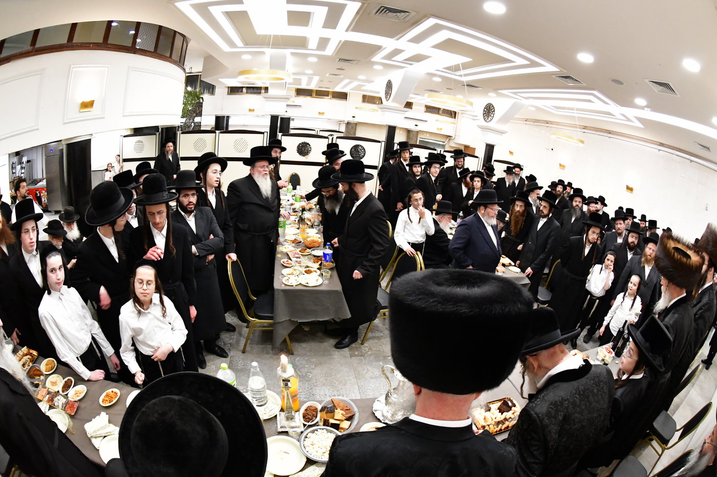 בר מצוה לנכד האדמו"ר מביאלה ישרי לב 