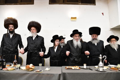בר מצוה לנכד האדמו"ר מביאלה ישרי לב 