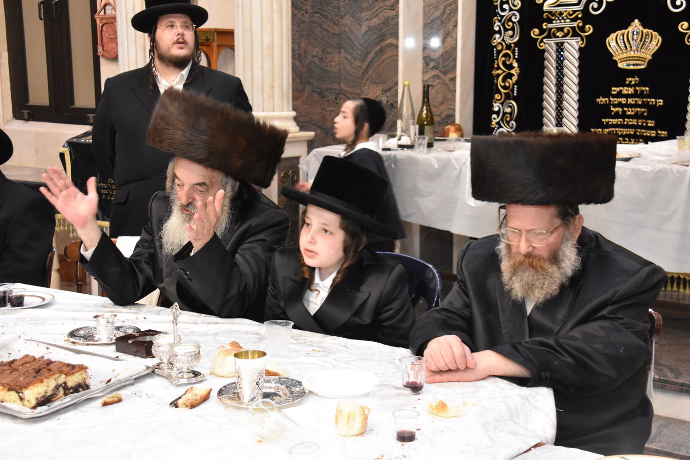 שמחת בר המצווה לנכד האדמו"ר מלעלוב
