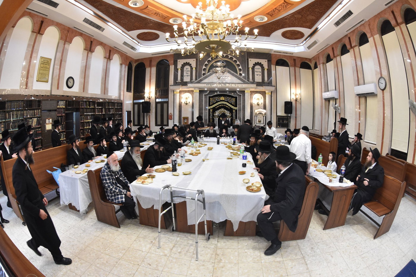 שמחת בר המצווה לנכד האדמו"ר מלעלוב