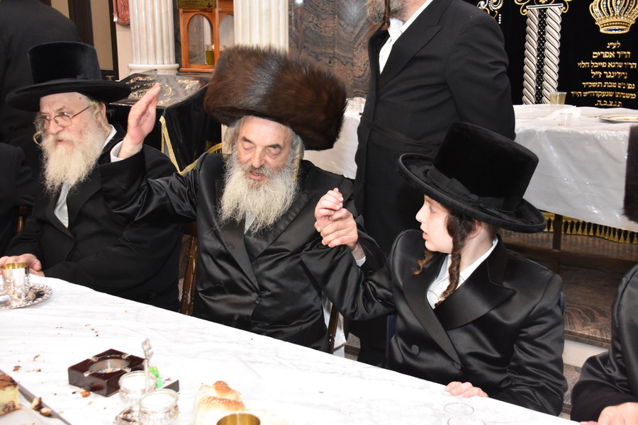 שמחת בר המצווה לנכד האדמו"ר מלעלוב
