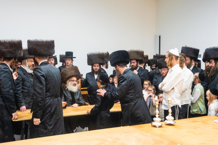 האדמו"ר מויז'ניץ בית שמש בעמנואל