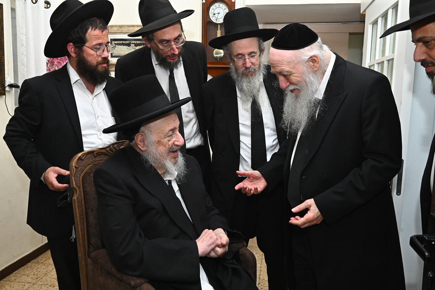 ישיבת הצוות בפניבז'