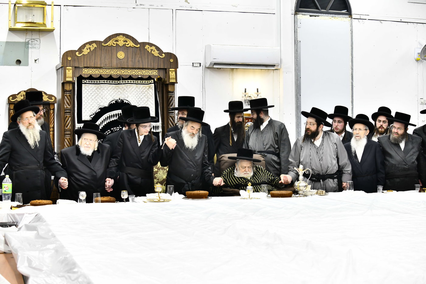 שמחת בית תולדות אברהם יצחק - לעלוב 