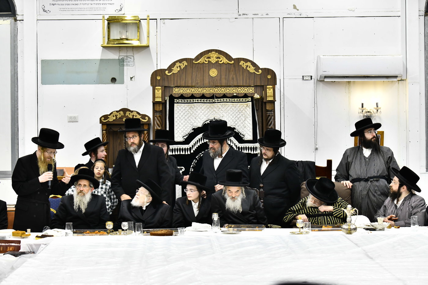 שמחת בית תולדות אברהם יצחק - לעלוב 