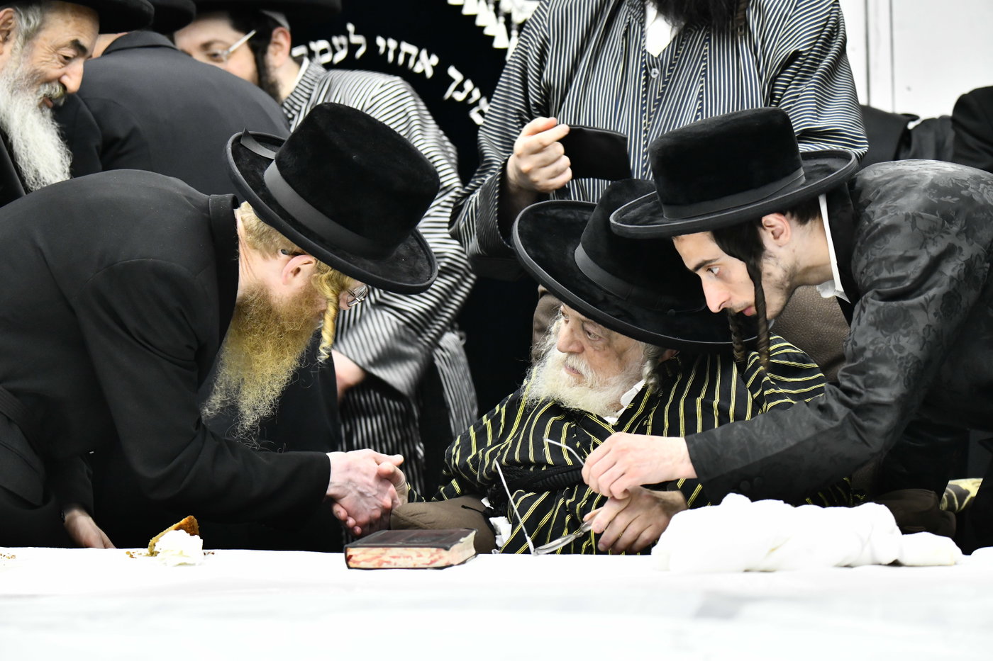 שמחת בית תולדות אברהם יצחק - לעלוב 