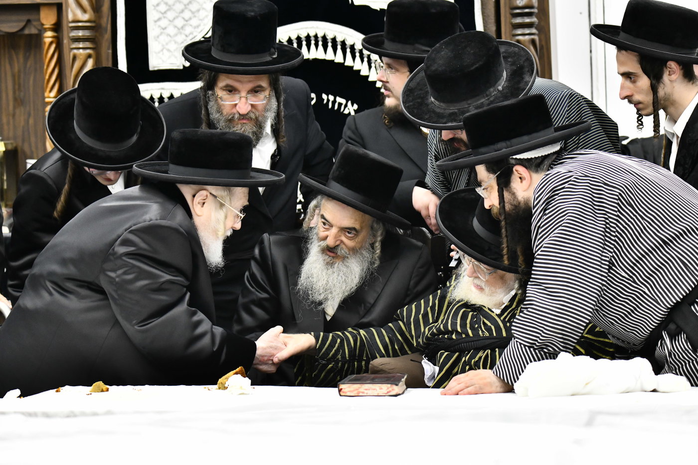 שמחת בית תולדות אברהם יצחק - לעלוב 