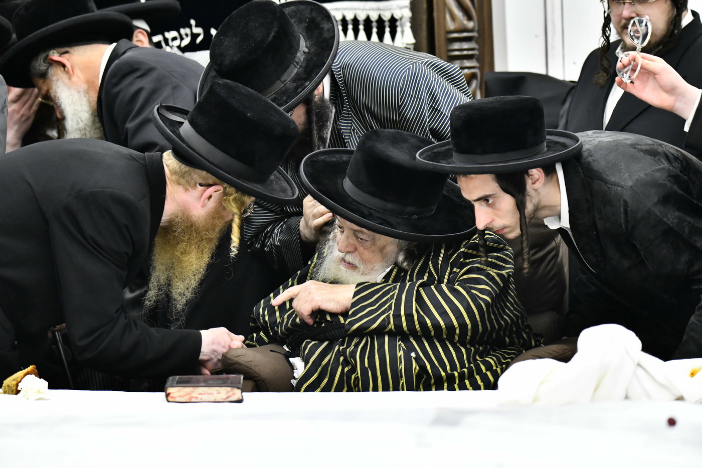 שמחת בית תולדות אברהם יצחק - לעלוב 