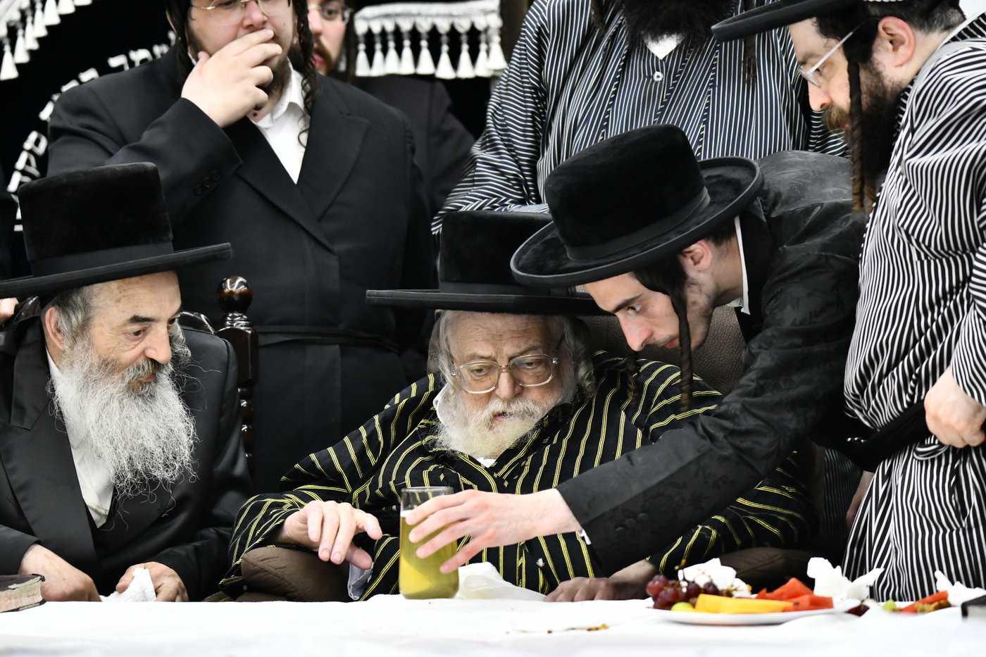 שמחת בית תולדות אברהם יצחק - לעלוב 