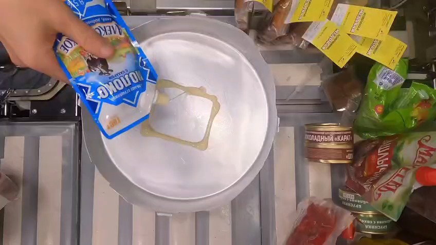 תהליך הכנת עוגת יום ההולדת בחלל