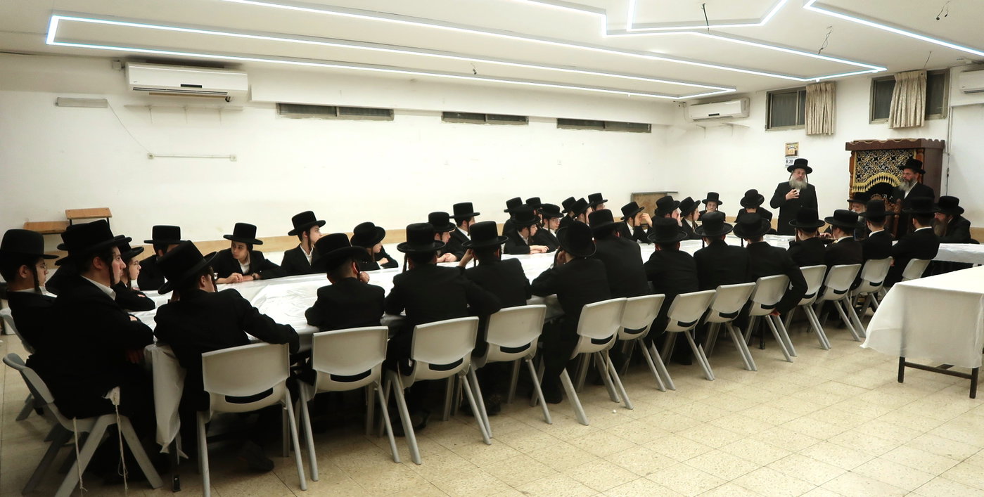 יא"צ של הגרא"מ רוטנר זצ"ל אצל חתנו האדמו"ר מטשארנאביל