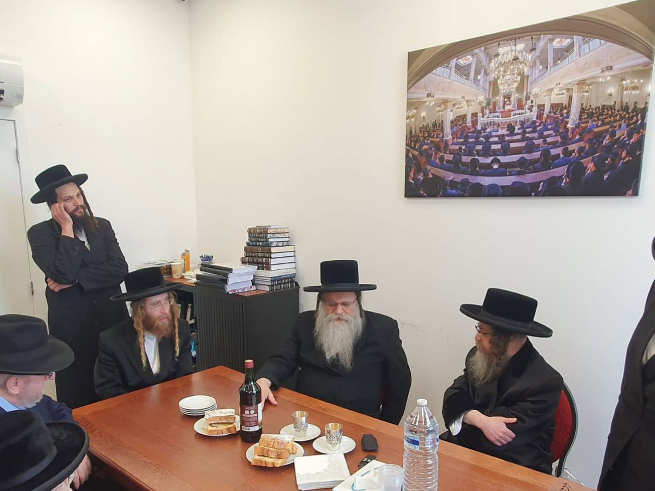האדמו"ר מקרעטשניף סיגעט בביקור באנטווערפן 