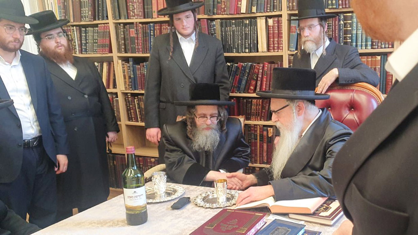 האדמו"ר מקרעטשניף סיגעט בביקור באנטווערפן 
