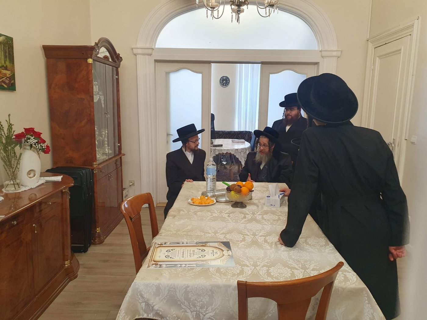 האדמו"ר מקרעטשניף סיגעט בביקור באנטווערפן 