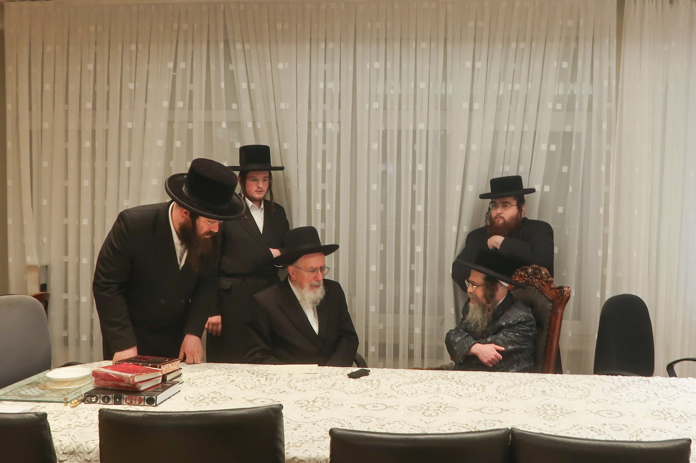 האדמו"ר מקרעטשניף סיגעט בביקור באנטווערפן 