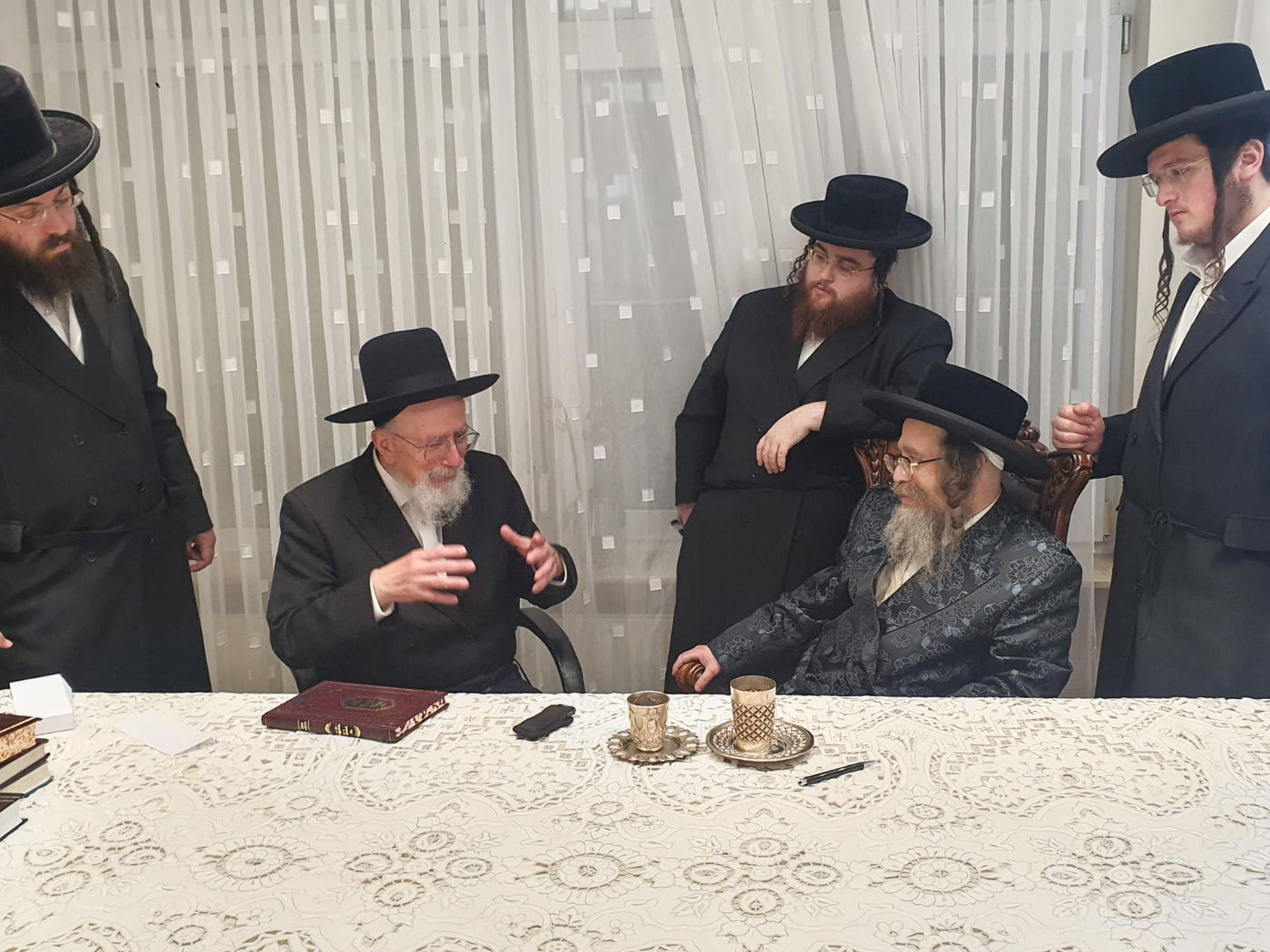 האדמו"ר מקרעטשניף סיגעט בביקור באנטווערפן 
