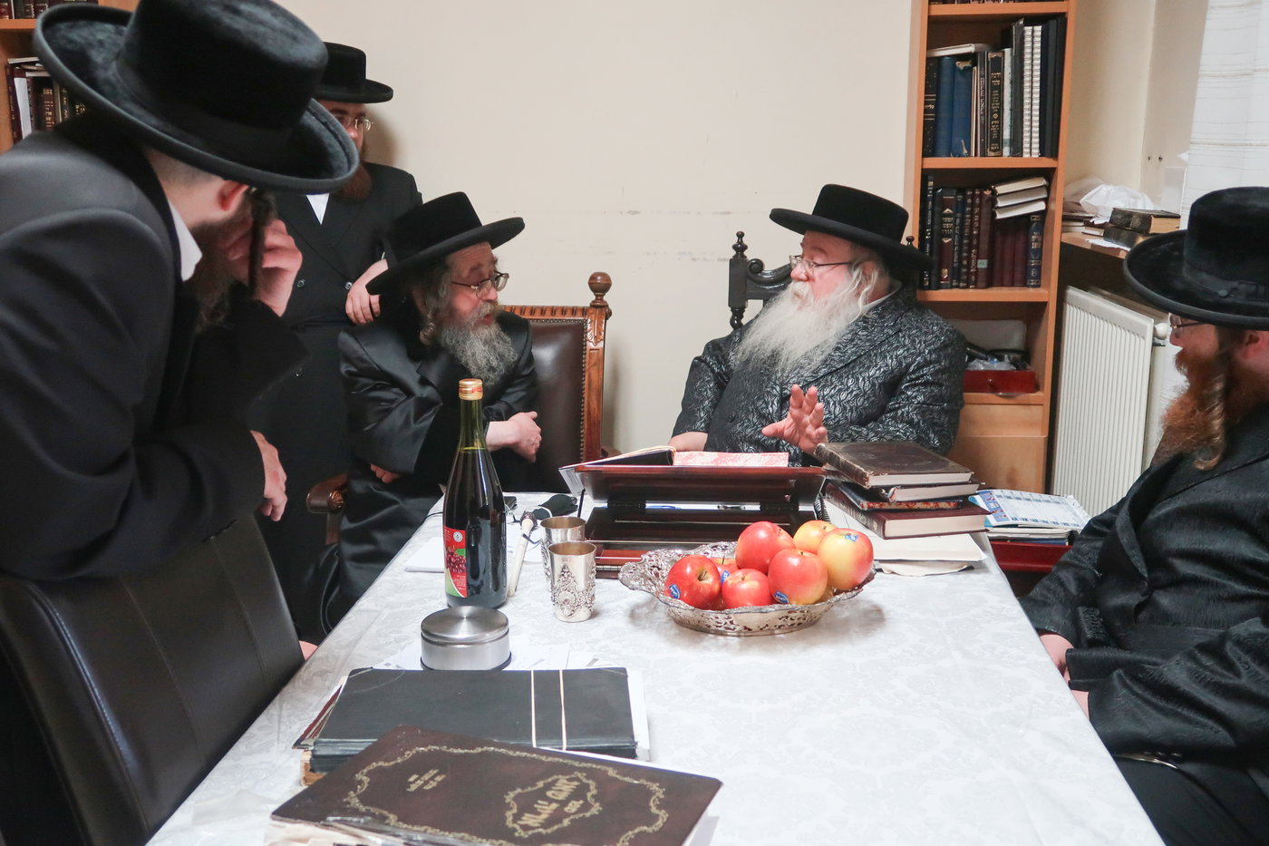 האדמו"ר מקרעטשניף סיגעט בביקור באנטווערפן 
