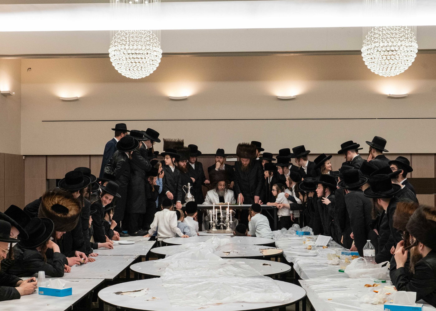 האדמו"ר מקרעטשניף סיגעט בביקור באנטווערפן 