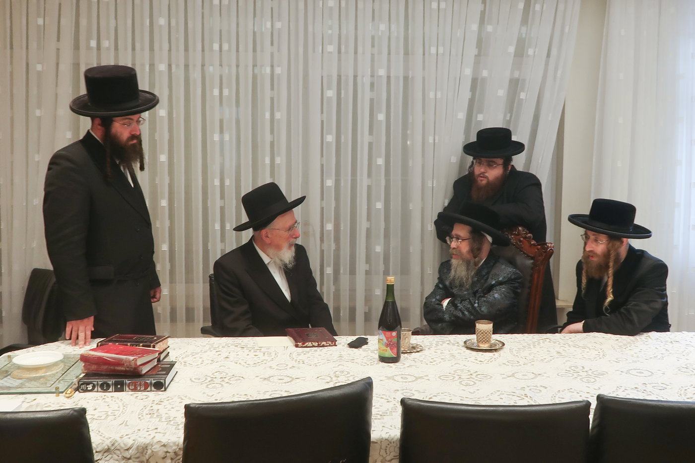 האדמו"ר מקרעטשניף סיגעט בביקור באנטווערפן 