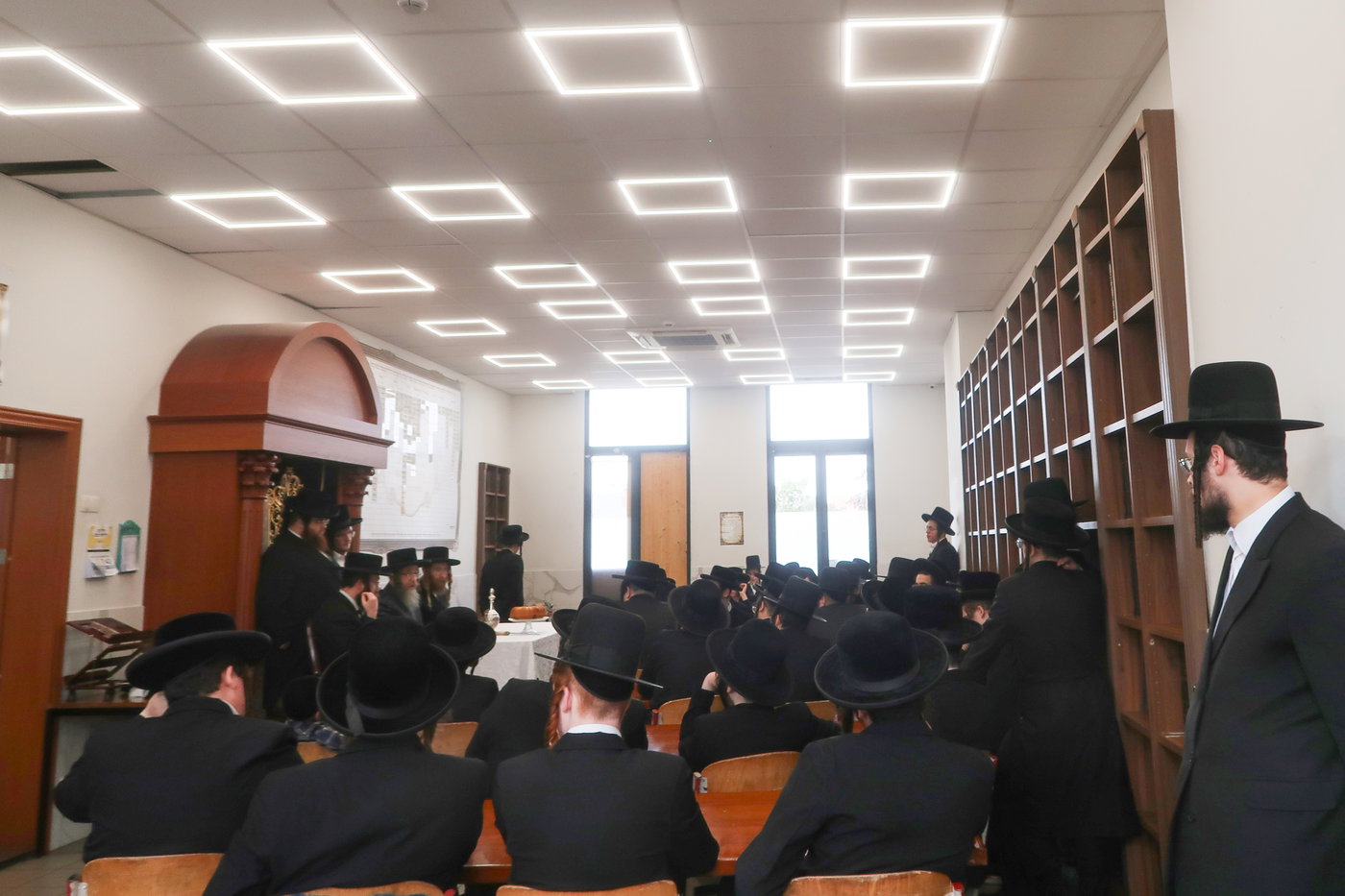 האדמו"ר מקרעטשניף סיגעט בביקור באנטווערפן 