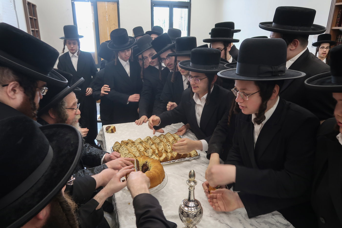 האדמו"ר מקרעטשניף סיגעט בביקור באנטווערפן 