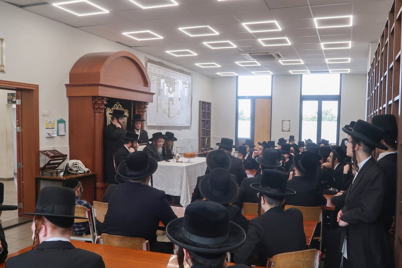 האדמו"ר מקרעטשניף סיגעט בביקור באנטווערפן 