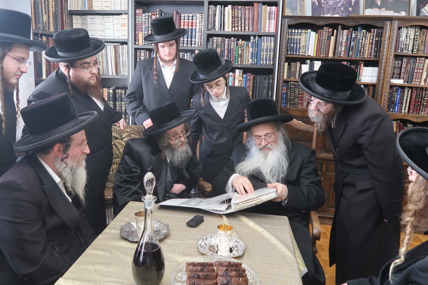 האדמו"ר מקרעטשניף סיגעט בביקור באנטווערפן 