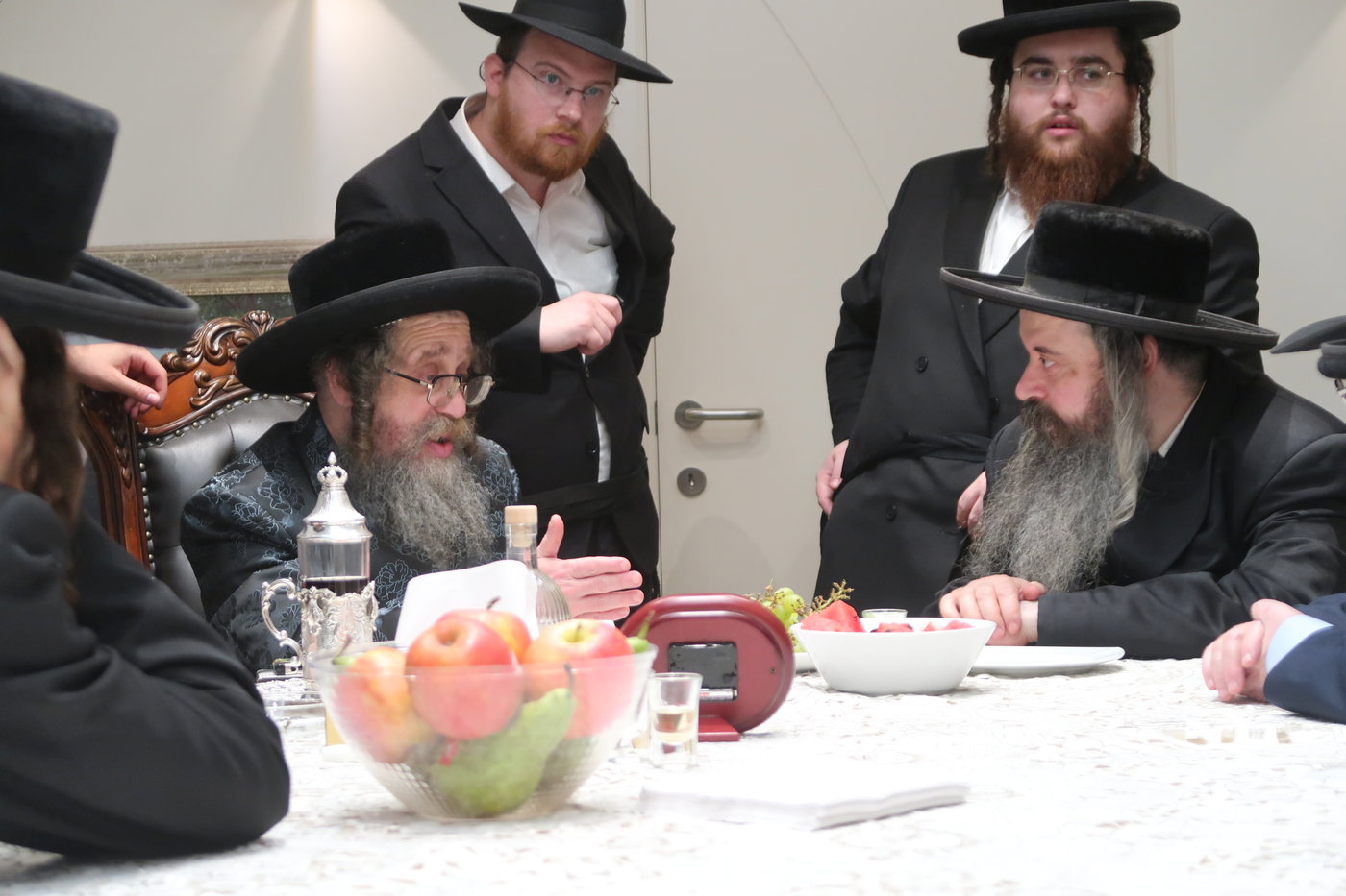 האדמו"ר מקרעטשניף סיגעט בביקור באנטווערפן 