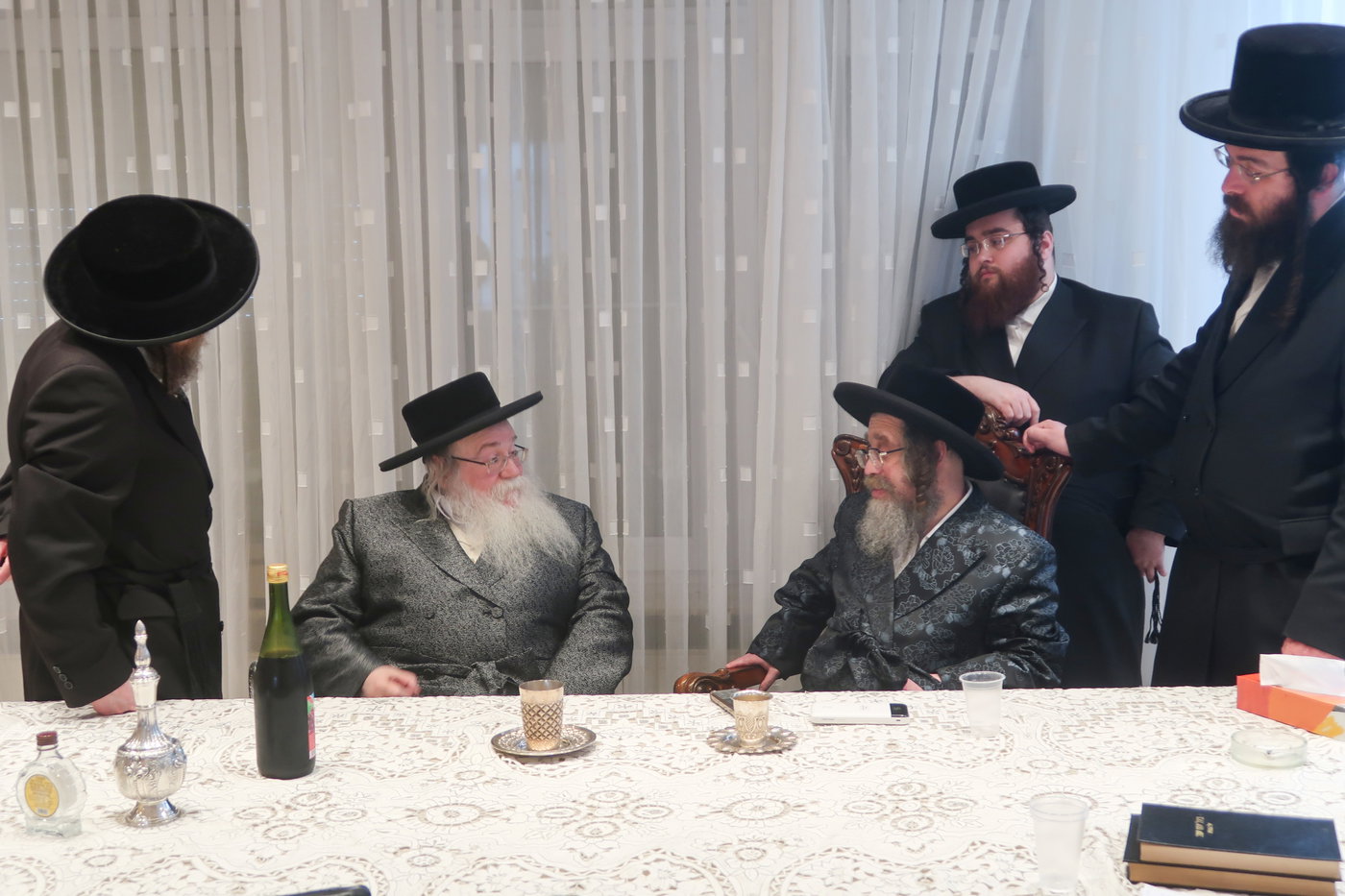 האדמו"ר מקרעטשניף סיגעט בביקור באנטווערפן 