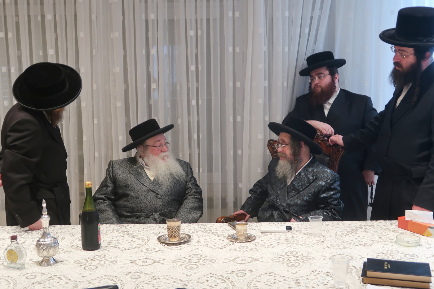 האדמו"ר מקרעטשניף סיגעט בביקור באנטווערפן 