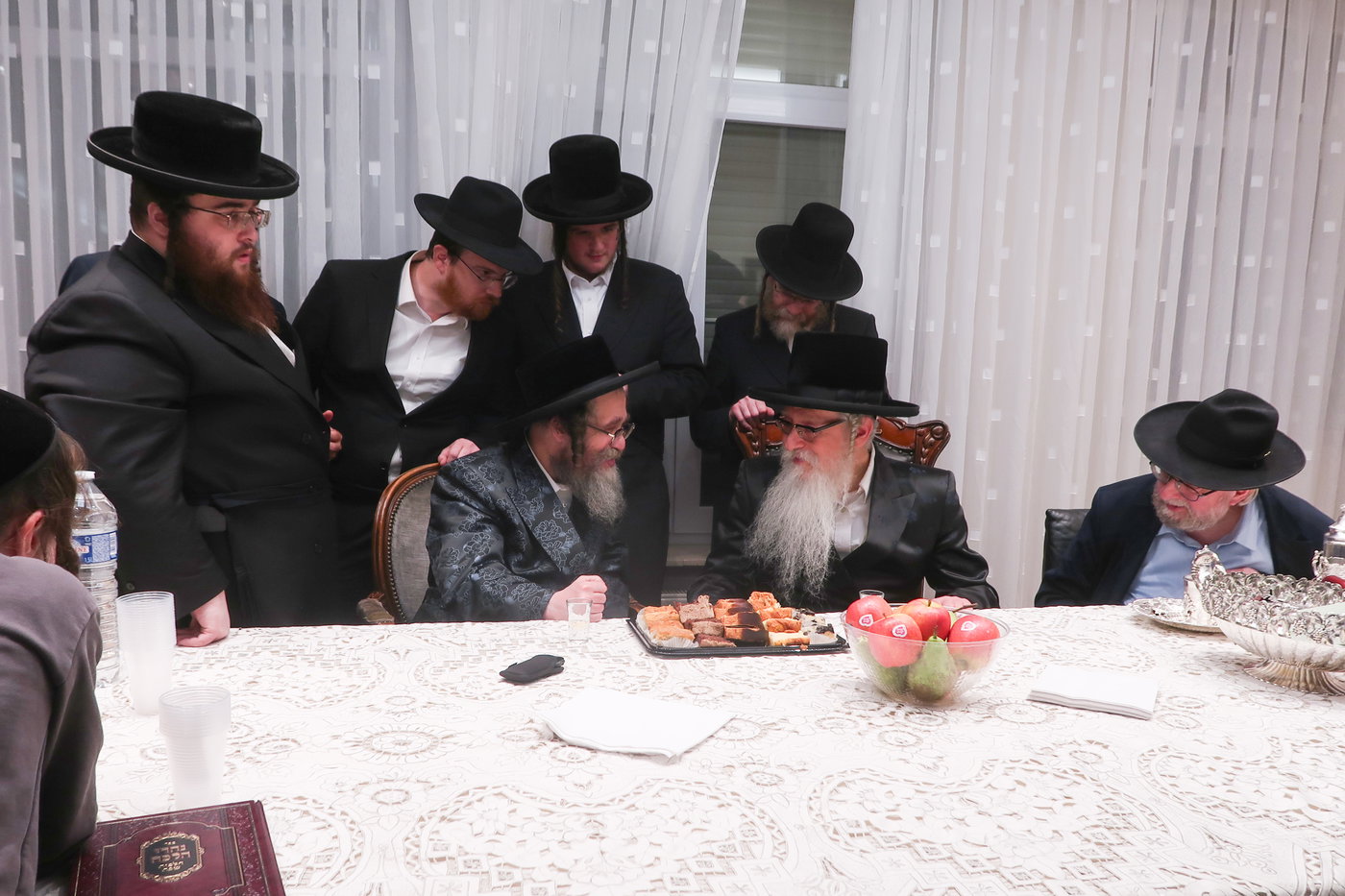 האדמו"ר מקרעטשניף סיגעט בביקור באנטווערפן 