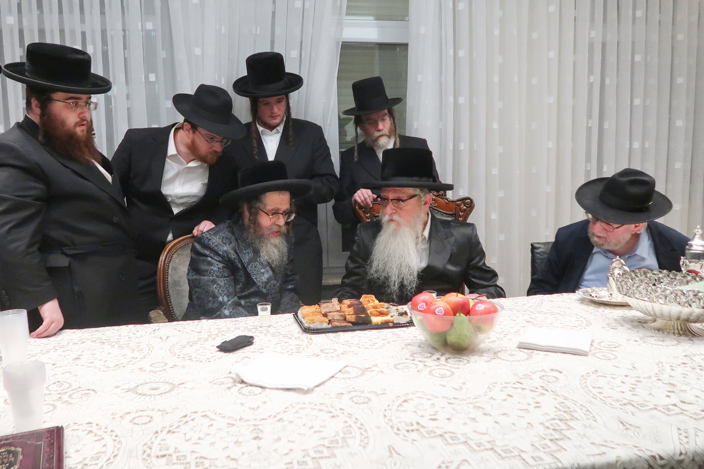 האדמו"ר מקרעטשניף סיגעט בביקור באנטווערפן 