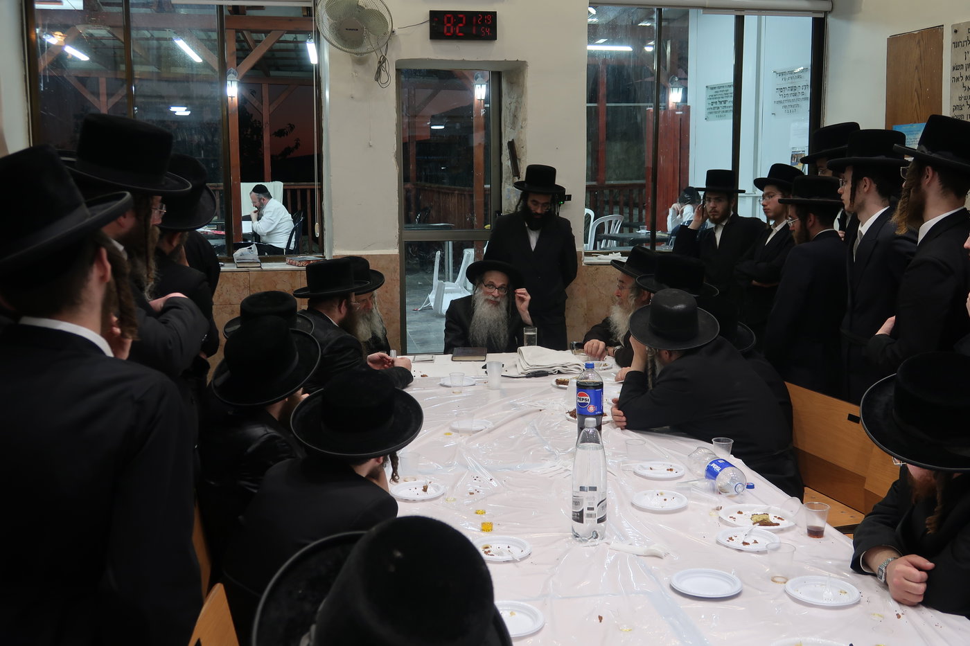 האדמו"ר מצאנז זוועהיל בביקור בארץ