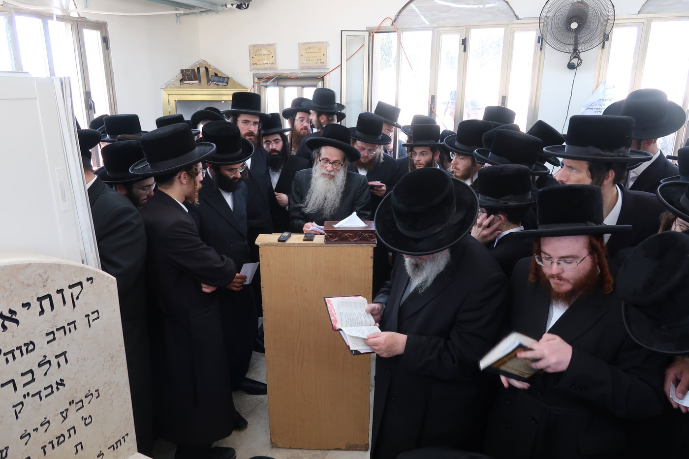 האדמו"ר מצאנז זוועהיל בביקור בארץ