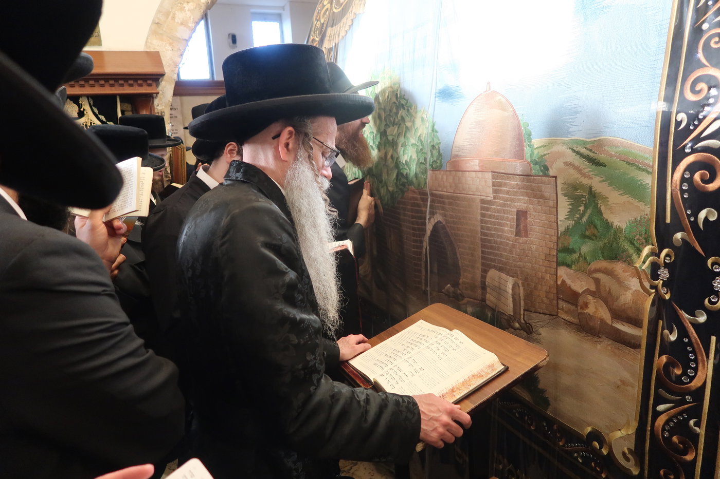 האדמו"ר מצאנז זוועהיל בביקור בארץ