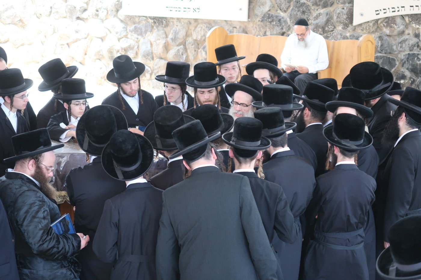 האדמו"ר מצאנז זוועהיל בביקור בארץ