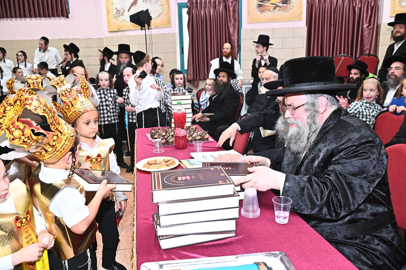 מסיבת חומש בת"ת החסידי בקריית הבעש"ט