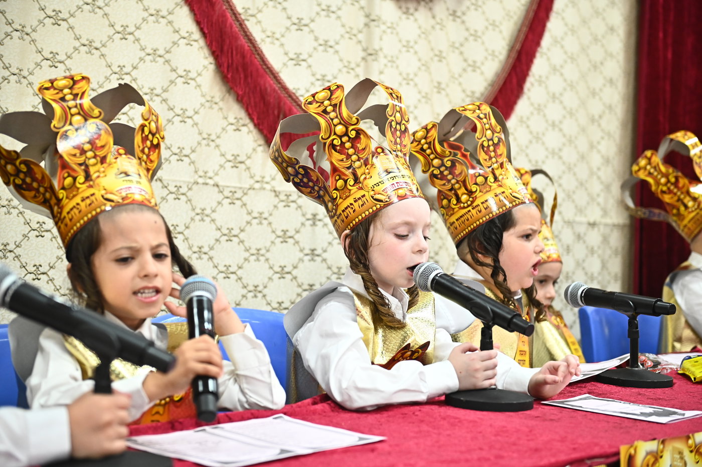 מסיבת חומש בת"ת החסידי בקריית הבעש"ט