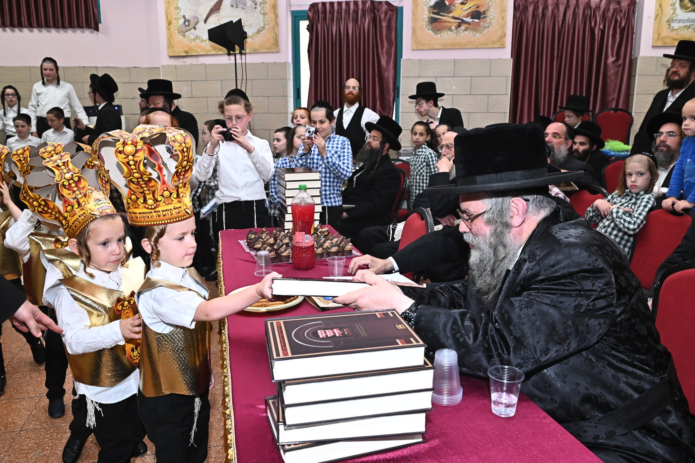 מסיבת חומש בת"ת החסידי בקריית הבעש"ט