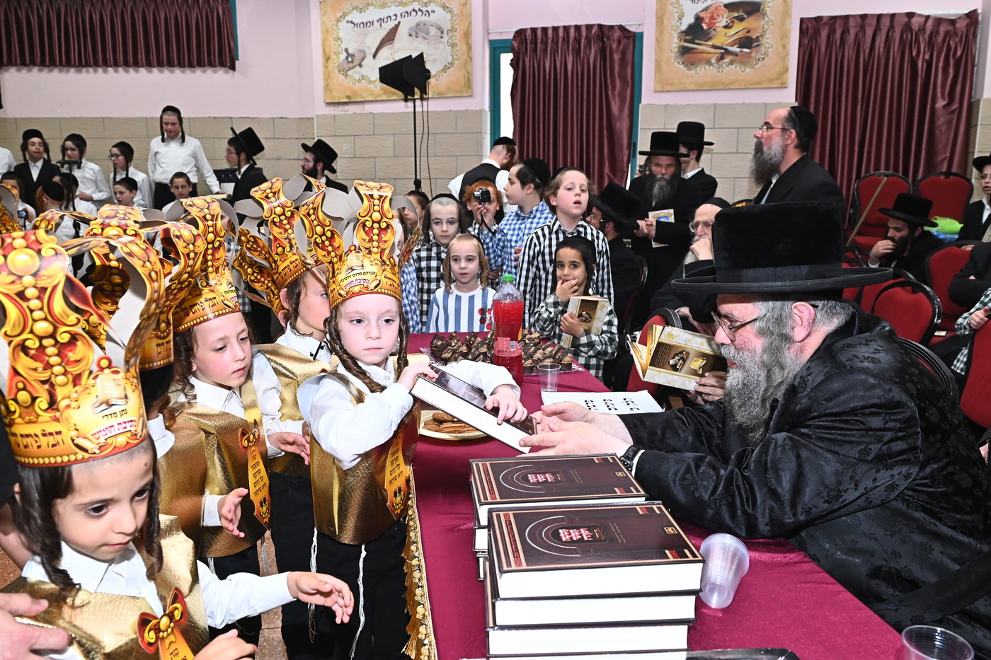 מסיבת חומש בת"ת החסידי בקריית הבעש"ט
