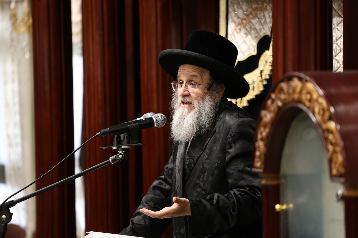 עצרת התעוררות ציפייה לגאולה בראשות האדמו"ר מדינוב