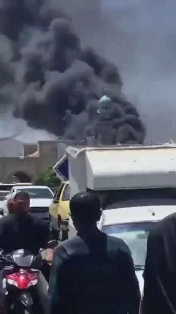 עבודה עברית? שריפת פרצה במתחם קברו של עלי חמינאי 