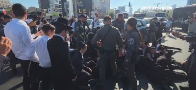 הרצ"פניקים חוסמים את הכביש המרכזי בלב גוש דן, צאנז בדרך להפגנה גדולה בכלא 10