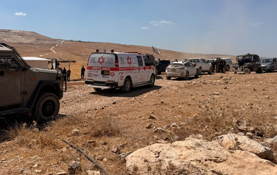 פעיל שמאל בן 90 דרס תושבים בחוות תומר - והמשיך בנסיעה